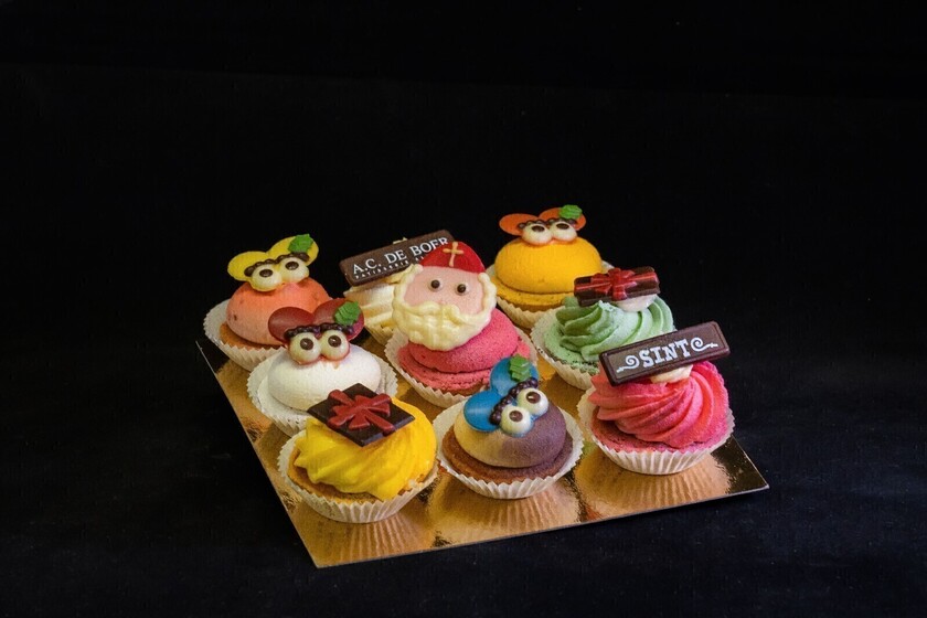 Luxe petit fours Sint/Piet